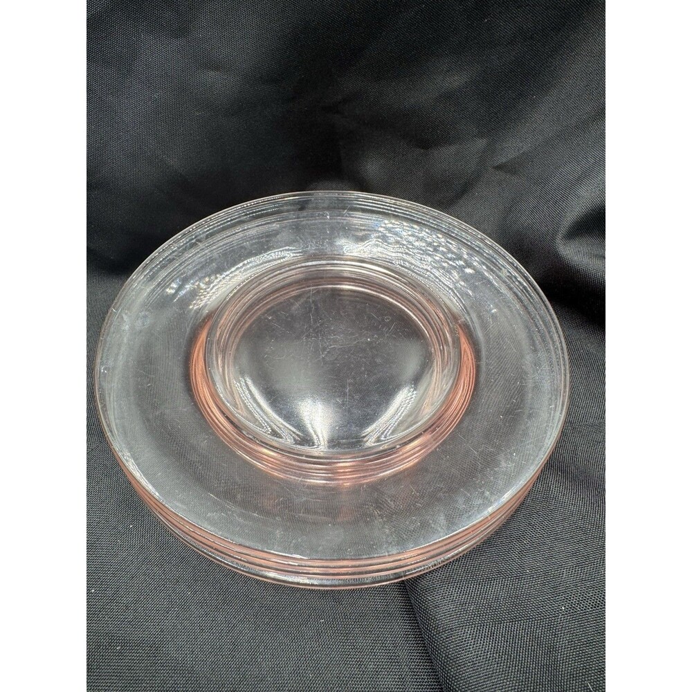 Set Of 4 Vintage Pink Depression Glass 8.25 Inch Round Plates - Picture 2 of 2